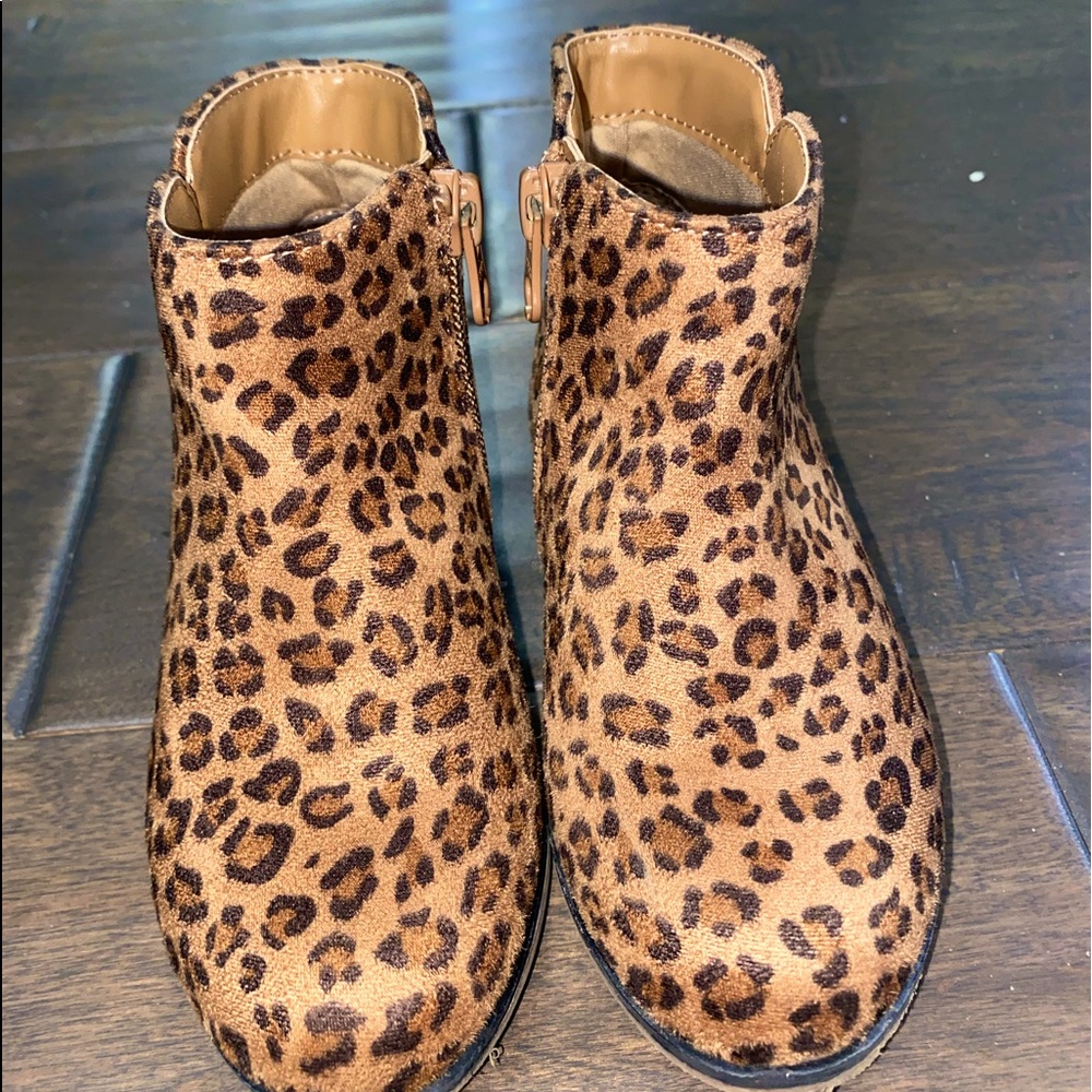 Cat & Jack Leapord Shoes with Zipper Size 9 Ankle Boots